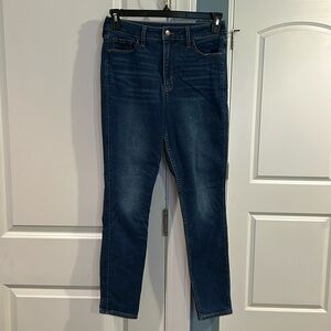 Size 10 Old Navy Rockstar Super Skinny Extra High Rise Secret Slim Pocket Jeans.